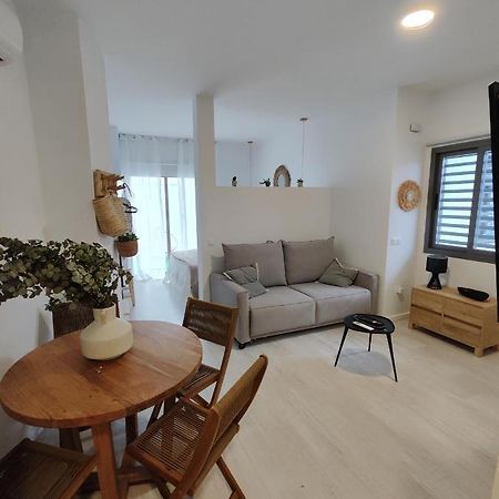 Apartamento Dos Aceras Малага Екстериор снимка