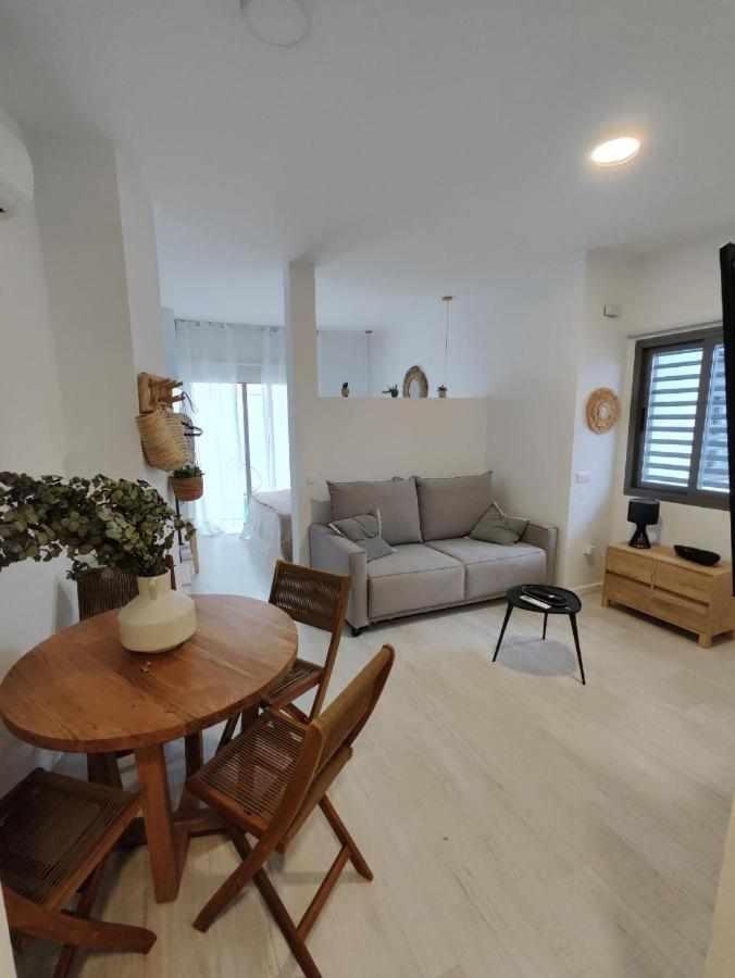 Apartamento Dos Aceras Малага Екстериор снимка